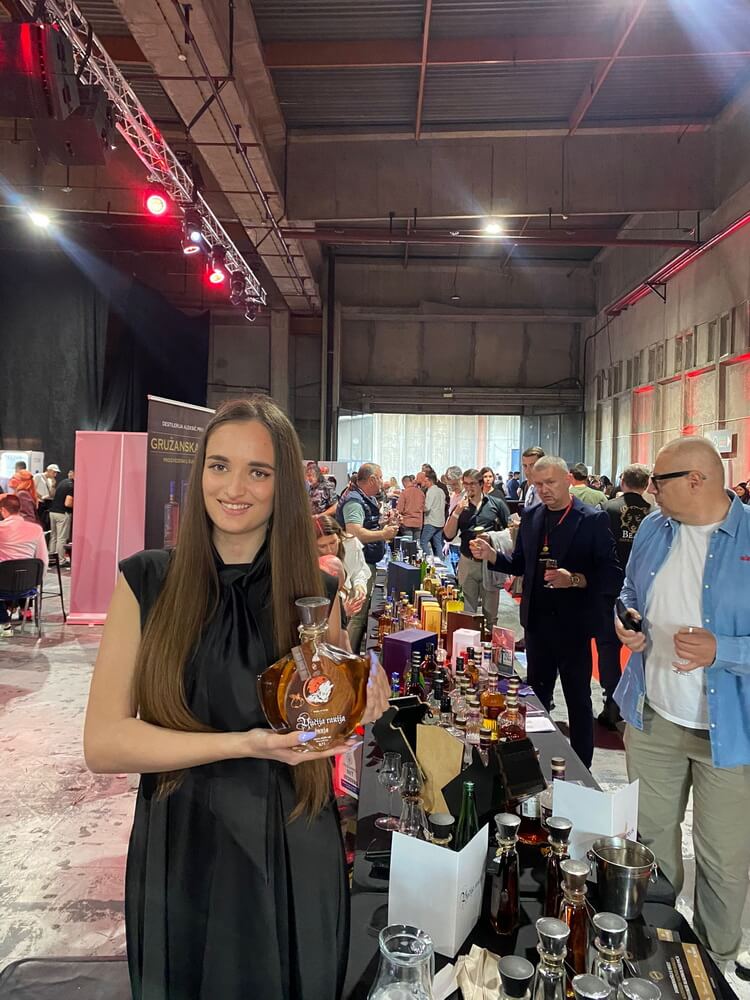 vucija rakija na beogradskom festivalu rakije